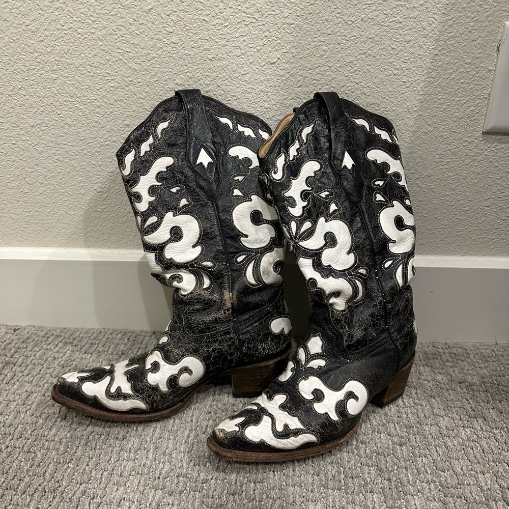 Corral boots